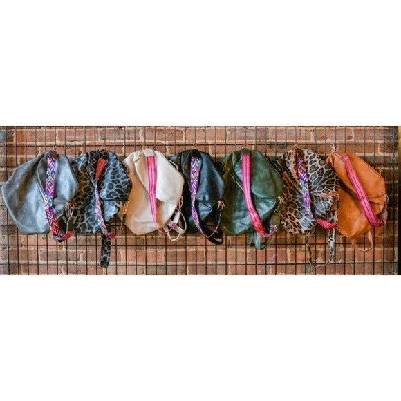 Creamy Ivory Versatile Convertible Backpack Bag Purse Tote - Picture 6 of 6